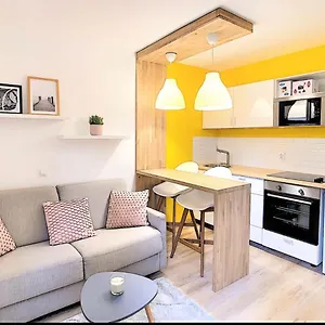 centre-saint-gervais-studio-jaune-moderne-proche.hotels-rhonealpes.com/
